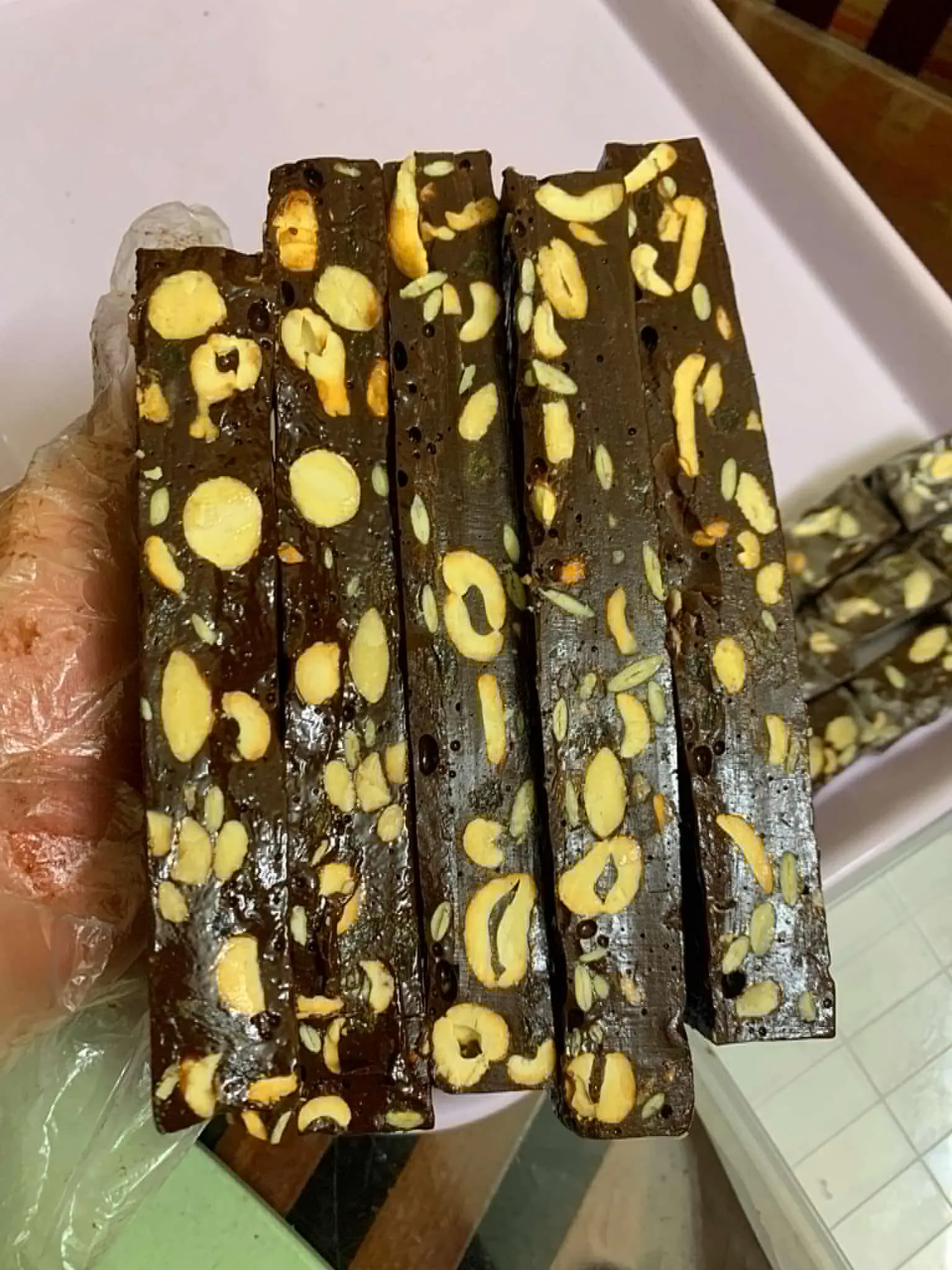 Kẹo nougat vị socola