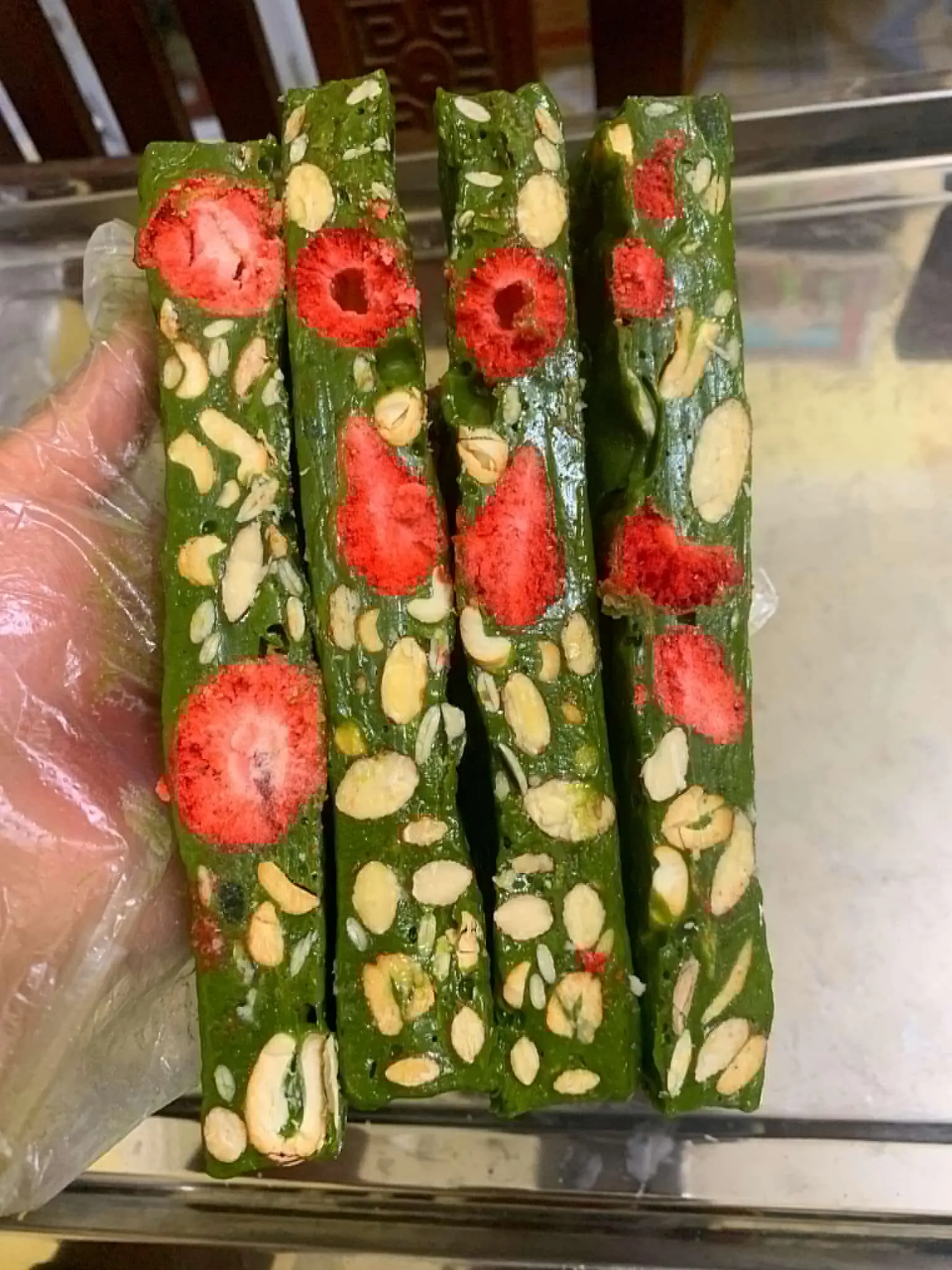 Kẹo nougat vị matcha dâu