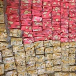 Alternative view of Kẹo nougat vị dâu