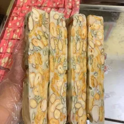 Kẹo nougat vị sữa kết hợp bánh quy